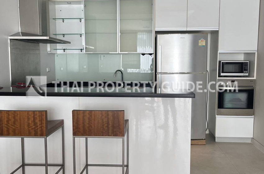 Condominium in Sukhumvit : Domus Condo Suk 16 